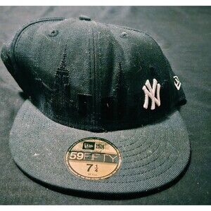 Vintage New Era NY Yankees Skyline 59FIFTY Fitted Hat 7 1/4 Rare City Edition ML